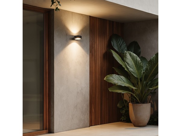 kelvo® AURA KLV-101-0113 Φωτιστικό Τοίχου / Απλίκα LED 7W 875lm 45° AC 220-240V Αδιάβροχο IP65 Θερμό Λευκό 2700K - Bridgelux COB Chip & TÜV SÜD Driver - Μαύρο Ματ - Μ15 x Π13 x Υ4.5cm - 5 Χρόνια Εγγύηση