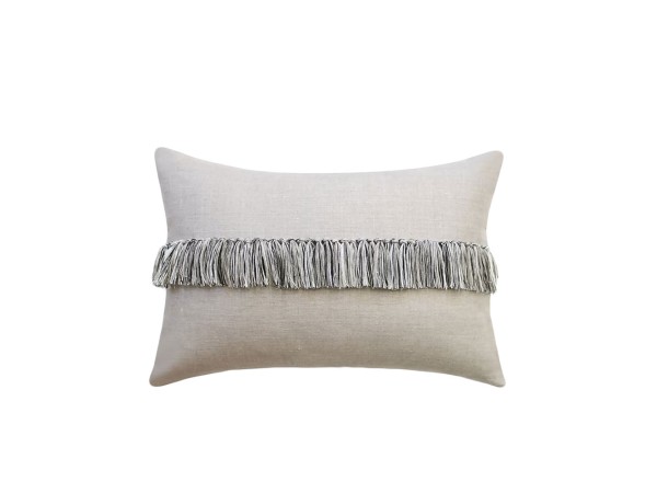 TASSEL ΔΙΑΚΟΣΜΗΤΙΚΟ ΜΑΞΙΛΑΡΙ 60x40cm ΥΦΑΣΜΑ ΛΕΥΚΟ ΓΚΡΙ TASSEL ΔΙΑΚΟΣΜΗΤΙΚΟ ΜΑΞΙΛΑΡΙ 60x40cm ΥΦΑΣΜΑ ΛΕΥΚΟ ΓΚΡΙ