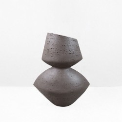 LOOMA II ΒΑΖΟ 28.5x15.5x34.5cm RESIN ΚΑΦΕ ΣΚΟΥΡΟ